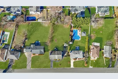 47 Pearsall Place, Deer Park, NY 11729 - Photo 4