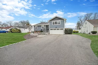 19 Honeysuckle Lane, Kings Park, NY 11754 - Photo 4