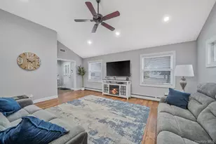 19 Honeysuckle Ln, Kings Park, NY 11754 - Photo 14