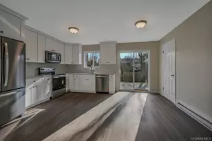 4 Park Ln, Middle Island, NY 11953 - Photo 12