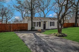 4 Park Ln, Middle Island, NY 11953 - Photo 2