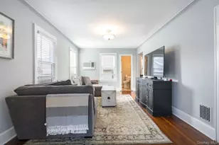 89-60 215th St, Queens Village, NY 11427 - Photo 8