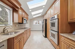 16 Pantzer St, Smithtown, NY 11787 - Photo 16