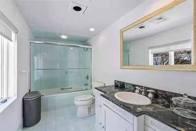 301 Oakley Court, Mill Neck, NY 11765 - Photo 24