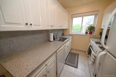 200 Atlantic Avenue #212, Lynbrook, NY 11563 - Photo 6