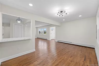 22 Guilette Place, Amityville, NY 11701 - Photo 10