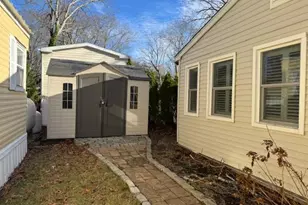 658 Sound Ave, Calverton, NY 11933 - Photo 18