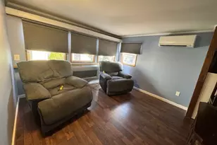 658 Sound Ave, Calverton, NY 11933 - Photo 14