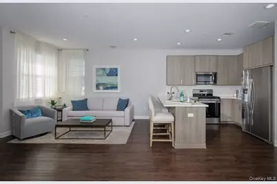 157 Sutton Court #157, Mount Sinai, NY 11766 - Photo 4