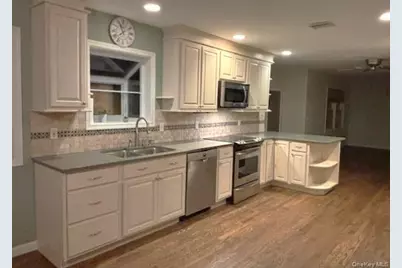 96 W Tiana Road, Hampton Bays, NY 11946 - Photo 8