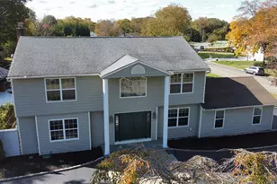 2 Patricia Ln, Lake Grove, NY 11755 - Photo 4