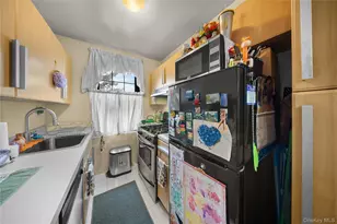 70-79 Park Dr E, Flushing, NY 11367 - Photo 8