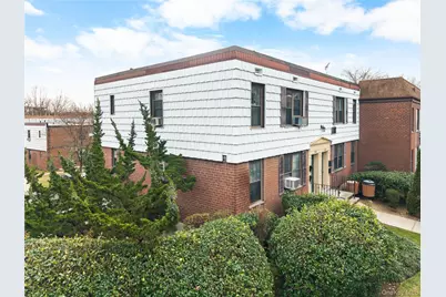 70-79 Park Drive E #B, Flushing, NY 11367 - Photo 2