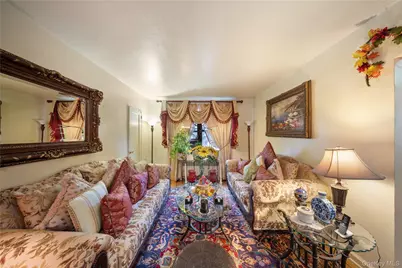 70-79 Park Drive E #B, Flushing, NY 11367 - Photo 4
