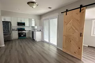 16 Blythe Rd, Ronkonkoma, NY 11779 - Photo 2