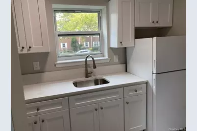 260-18 75th Avenue #1st fl, Glen Oaks, NY 11004 - Photo 4