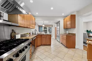 68 Carlton Ave, Port Washington, NY 11050 - Photo 8