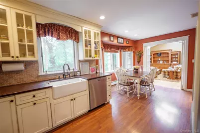 54 Farmington Lane, Melville, NY 11747 - Photo 14