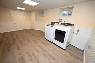 249 Grange St, Franklin Square, NY 11010 - Photo 32