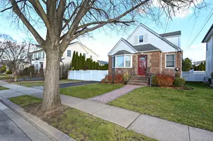 249 Grange St, Franklin Square, NY 11010 - Photo 4