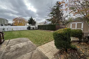 15 Scherer St, Bethpage, NY 11714 - Photo 12