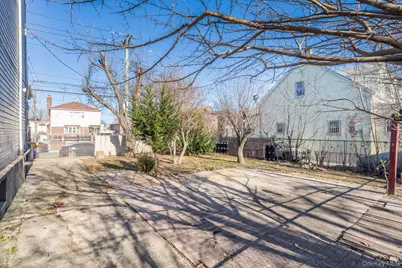 2214 Hermany Avenue, Bronx, NY 10473 - Photo 32