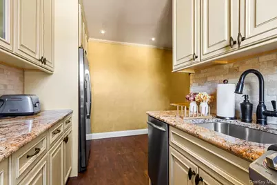 485 Bronx River Road #C62, Yonkers, NY 10704 - Photo 16