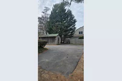 37 E Rogues Path, Huntington Station, NY 11746 - Photo 18