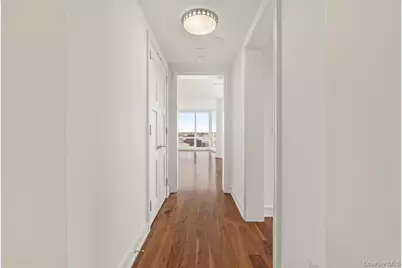 5 Renaissance #21E, White Plains, NY 10601 - Photo 2