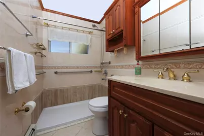 69 Cottonwood Lane, Westbury, NY 11590 - Photo 18