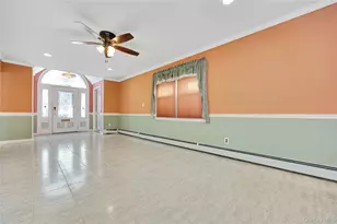 69 Cottonwood Ln, Westbury, NY 11590 - Photo 6