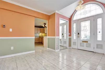 69 Cottonwood Lane, Westbury, NY 11590 - Photo 4