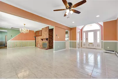 69 Cottonwood Lane, Westbury, NY 11590 - Photo 8