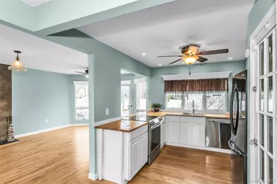 639 N Chicot Avenue, West Islip, NY 11795 - Photo 10