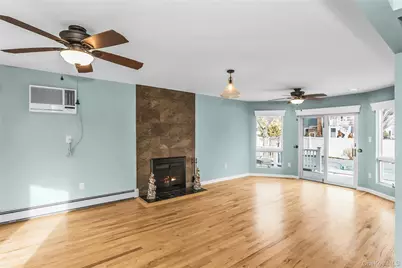 639 N Chicot Avenue, West Islip, NY 11795 - Photo 6