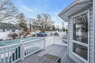 639 N Chicot Ave, West Islip, NY 11795 - Photo 24