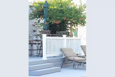 639 N Chicot Avenue, West Islip, NY 11795 - Photo 30