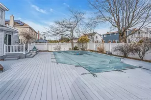 639 N Chicot Ave, West Islip, NY 11795 - Photo 26