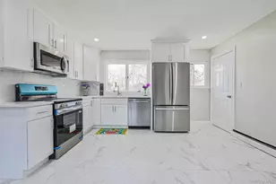 172 Horseblock Rd, Centereach, NY 11720 - Photo 4