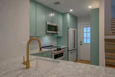 29 Fairway Place #6, Montauk, NY 11954 - Photo 6