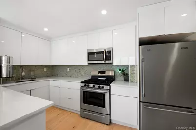 301 Cathedral Parkway #3M, New York, NY 10026 - Photo 2