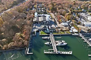 33A Newtown Rd, Hampton Bays, NY 11946 - Photo 2