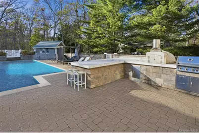33A Newtown Road, Hampton Bays, NY 11946 - Photo 8