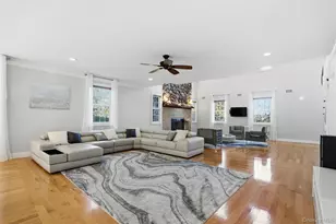 33A Newtown Rd, Hampton Bays, NY 11946 - Photo 22