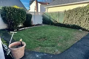 63 Elmwood Ave, Hempstead, NY 11550 - Photo 4