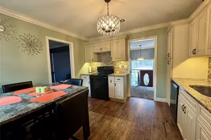 160 Lincoln Blvd, Hauppauge, NY 11788 - Photo 2