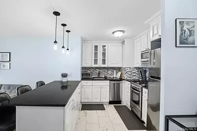 305 East 40th Street #14O E 40th Street, New York, NY 10016 - Photo 2