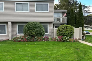 233B Springmeadow Dr, Holbrook, NY 11741 - Photo 2