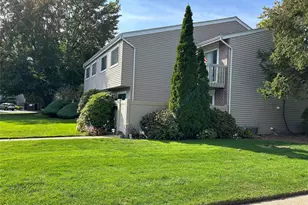 233B Springmeadow Dr, Holbrook, NY 11741 - Photo 4