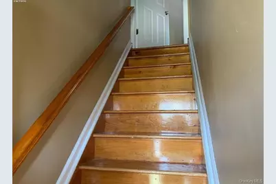 17 Hallock Street #2nd FL, Farmingdale, NY 11735 - Photo 8